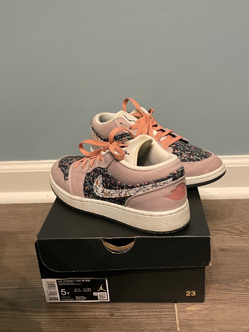 Nike Air Jordan 1 Low SE Floral Vines